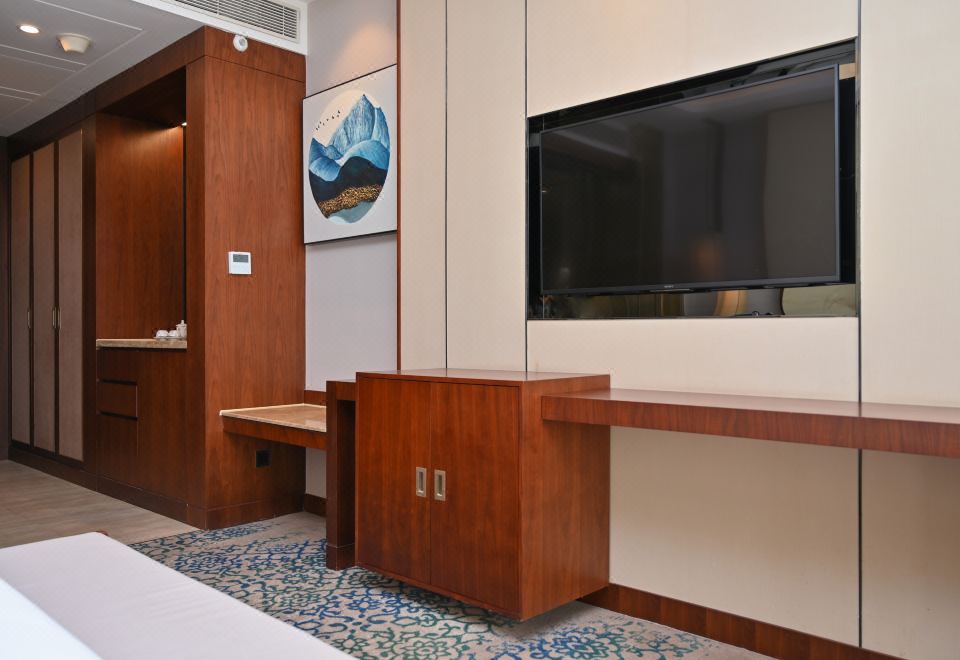 HezhouYuanboyuanHotSpringResortLinlang Studio