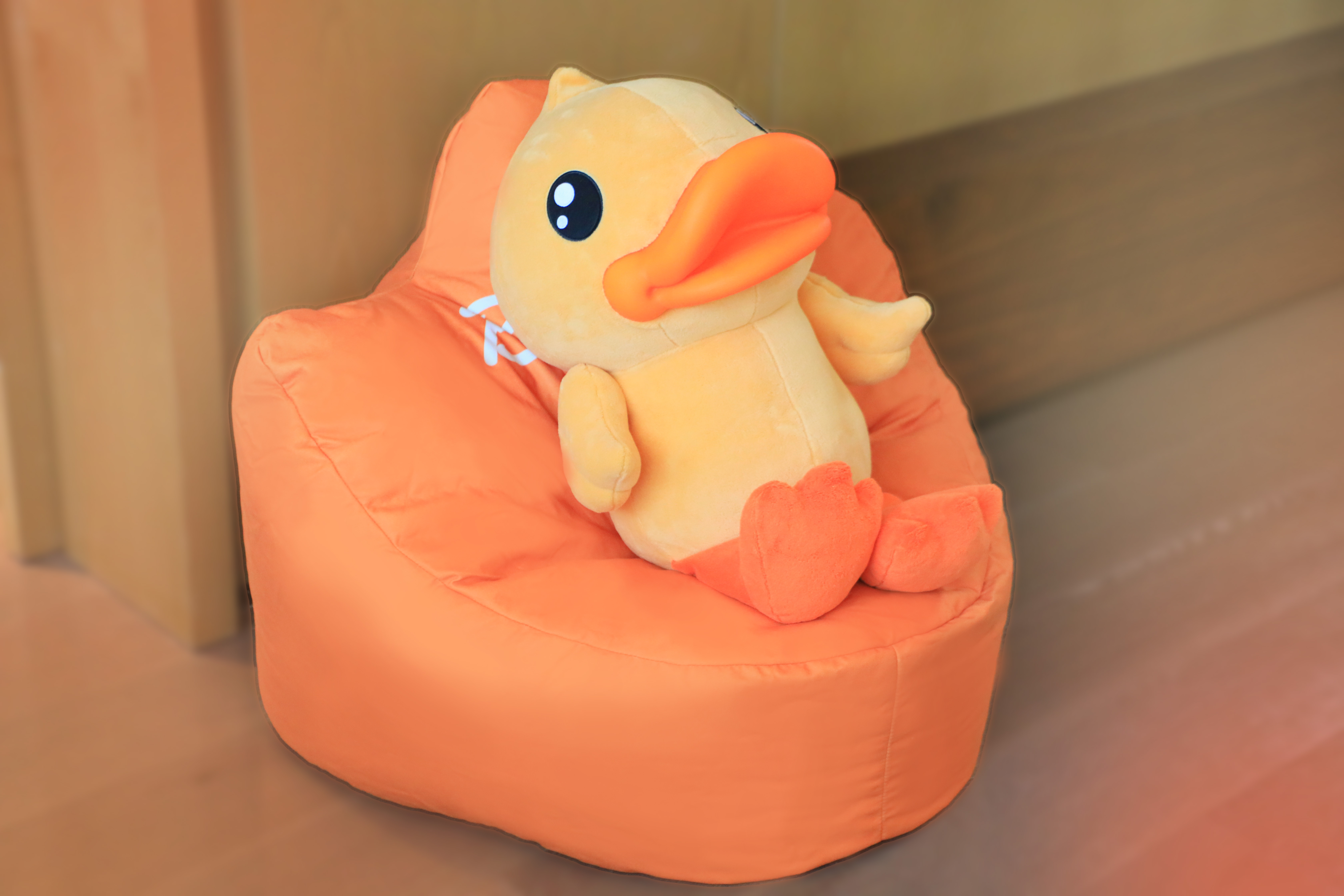 小黄鸭主题湖景套房