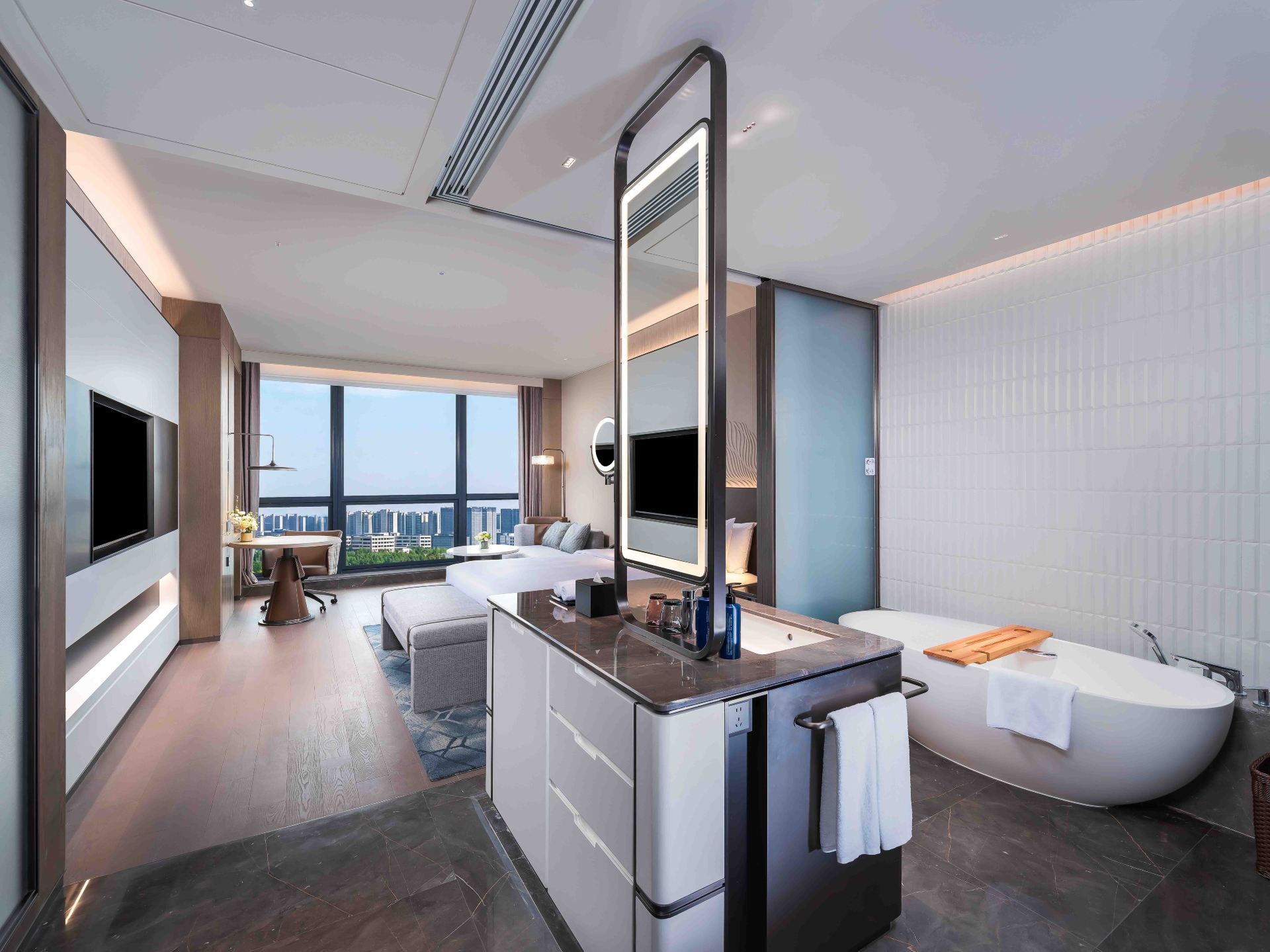 Deluxe Queen Room