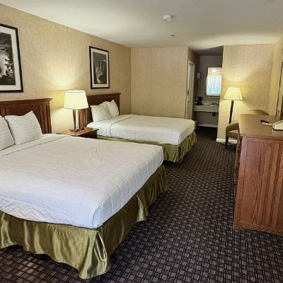 Queen Room with 2 Queen Beds Cedar Lodge Promo Code