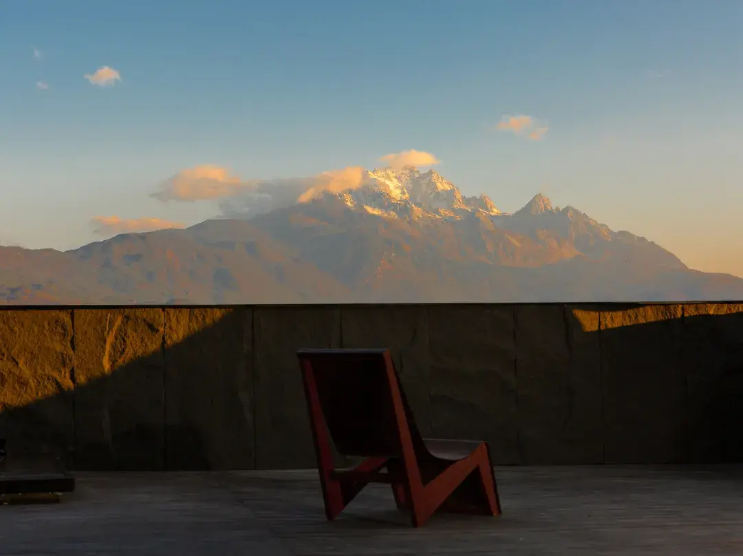 Nazhu Sky Courtyard Designer Snow Mountain View Homestay - Lijiang