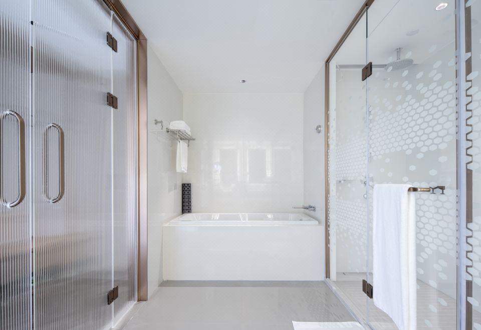 豪華套房（智能客控+MINI吧+天然乳膠枕）