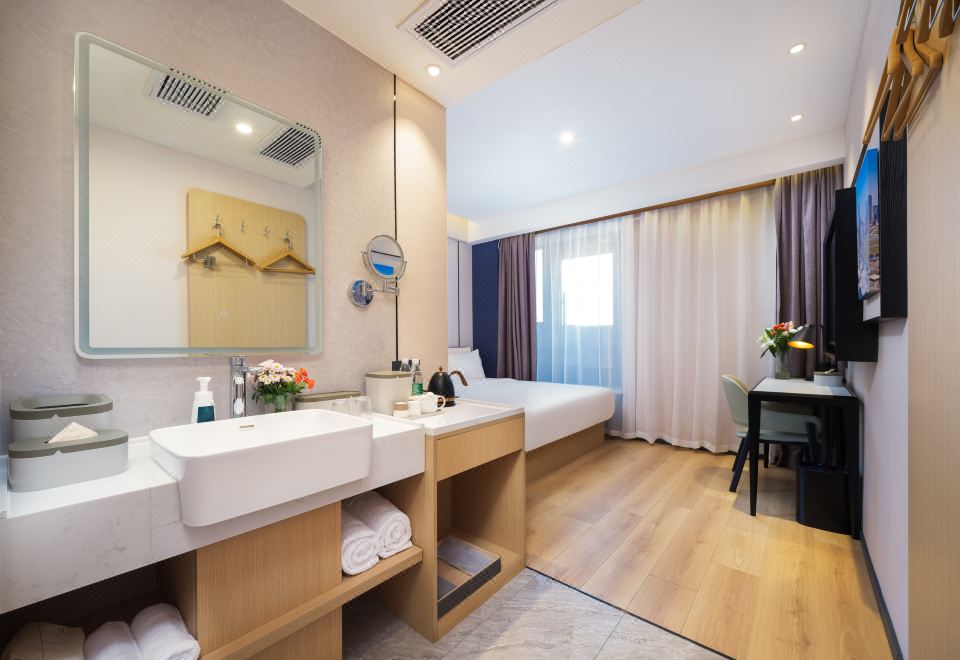 雅致大床房（手機投屏+智控）