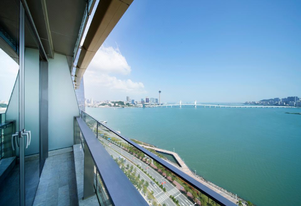 Sheraton Zhuhai HotelFireworks Ocean View Interconnecting Family Suite (Two Bedrooms)