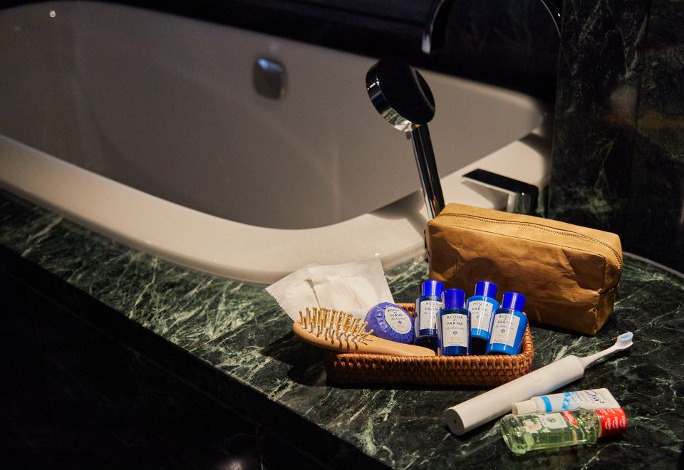 豪華湖景私家花園雙臥家庭套房