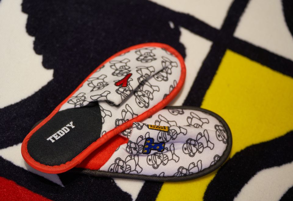 Cheery Canal Hotel HangzhouTeddy Collectible Double Bed Room