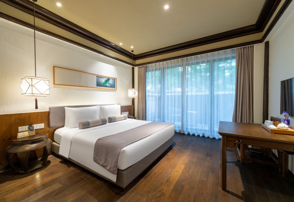 Queen Room