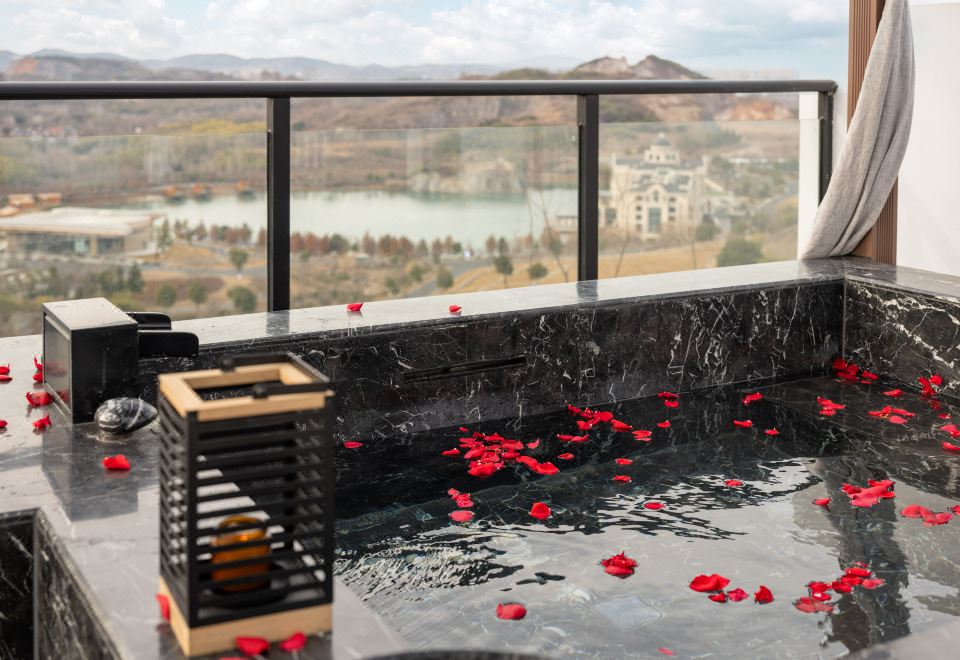 Yixing Inlong Narada Resort HotelYunqi · Duplex Villa One-Bedroom