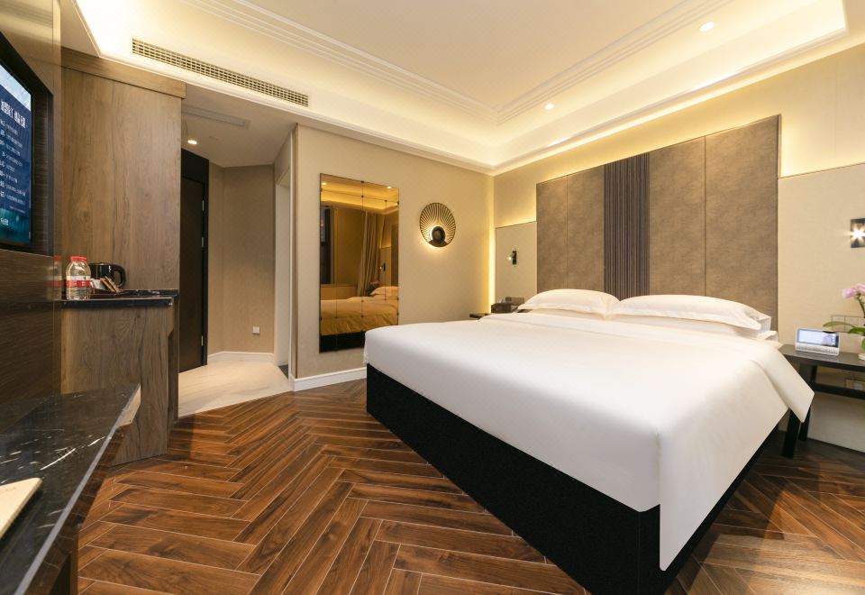 風雅大床房（空氣凈化器+乳膠枕頭+智能燈控）