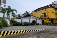 Sea Urchin Hotel near Hundred Islands Отели в г. 