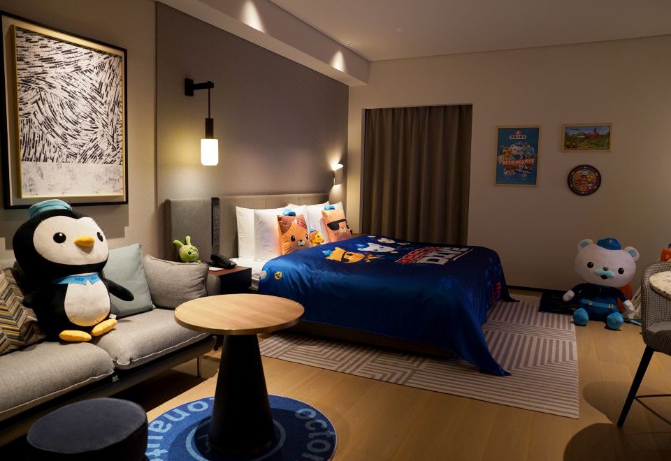 海底小纵队豪华大床房（小童游乐+Coffee机+Minibar）