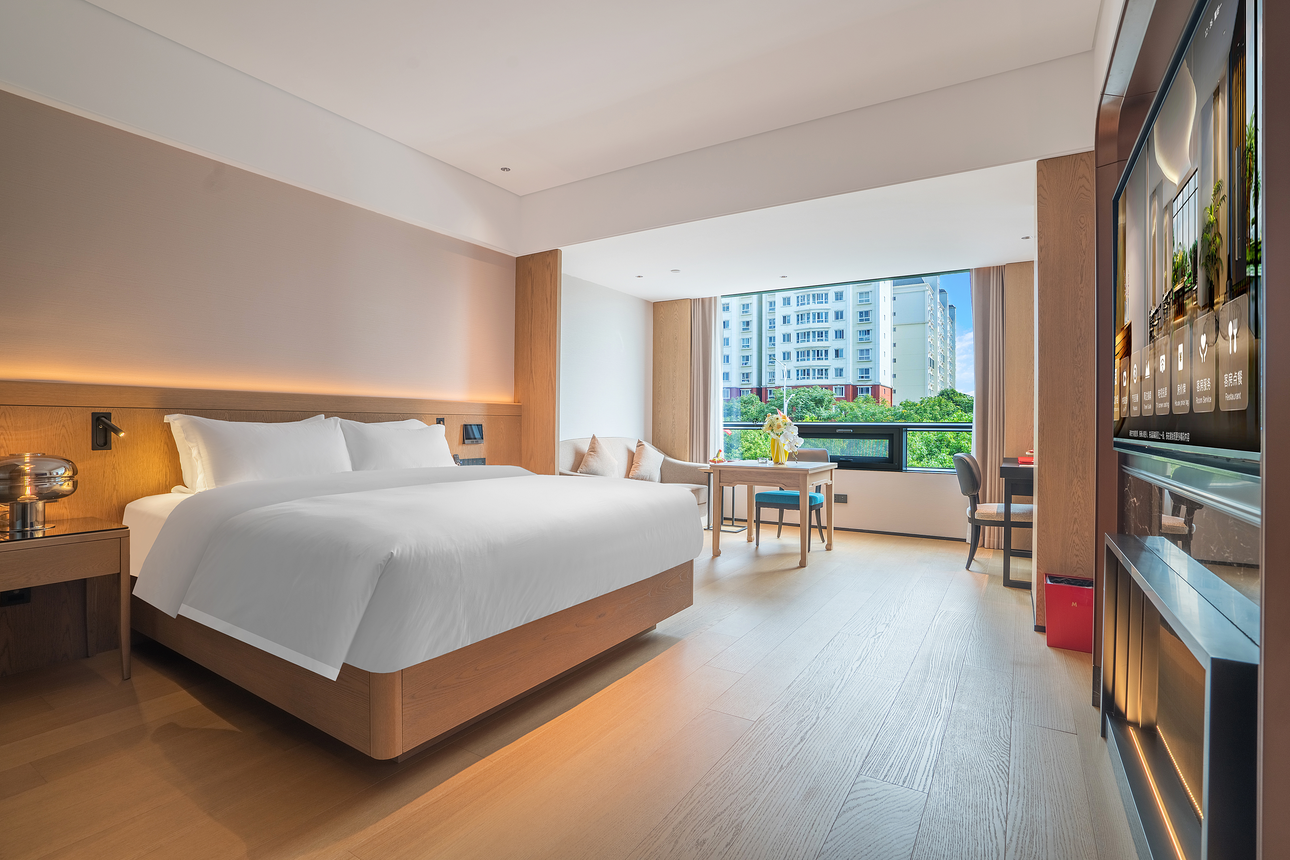 豪华阳光大床房