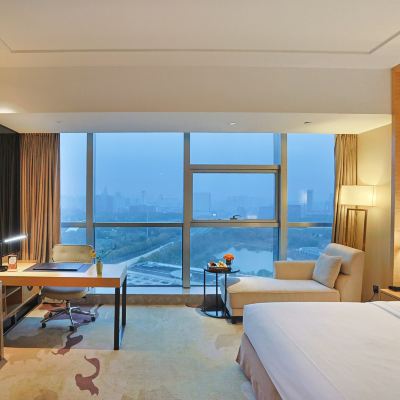 市景大床房 義烏博覽皇冠假日酒店優惠