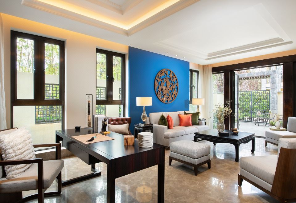 Wyndham Grand Plaza Royale Jinlin LijiangSichuan - Style Elegant Villa | Three - Bedroom King - Sized Bed Villa (Garden View + Mahjong Machine)