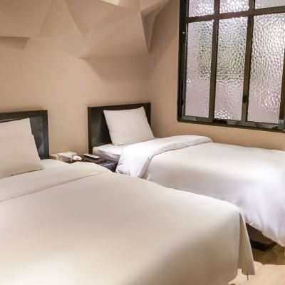 Twin Room-No Parking, No Consecutive Stay, Check-in: Sun-Thu 4Pm, Fri-Sat 8Pm, Check-Out 12Pm Hotel Cullinan Promo Code