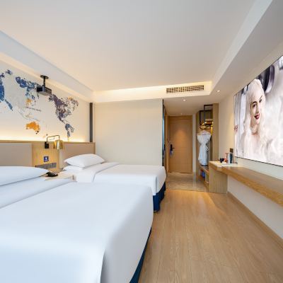 巨幕影音雙床房（超大屏觀影+海量影視） 凱里亞德酒店（郴州北湖公園店）優惠