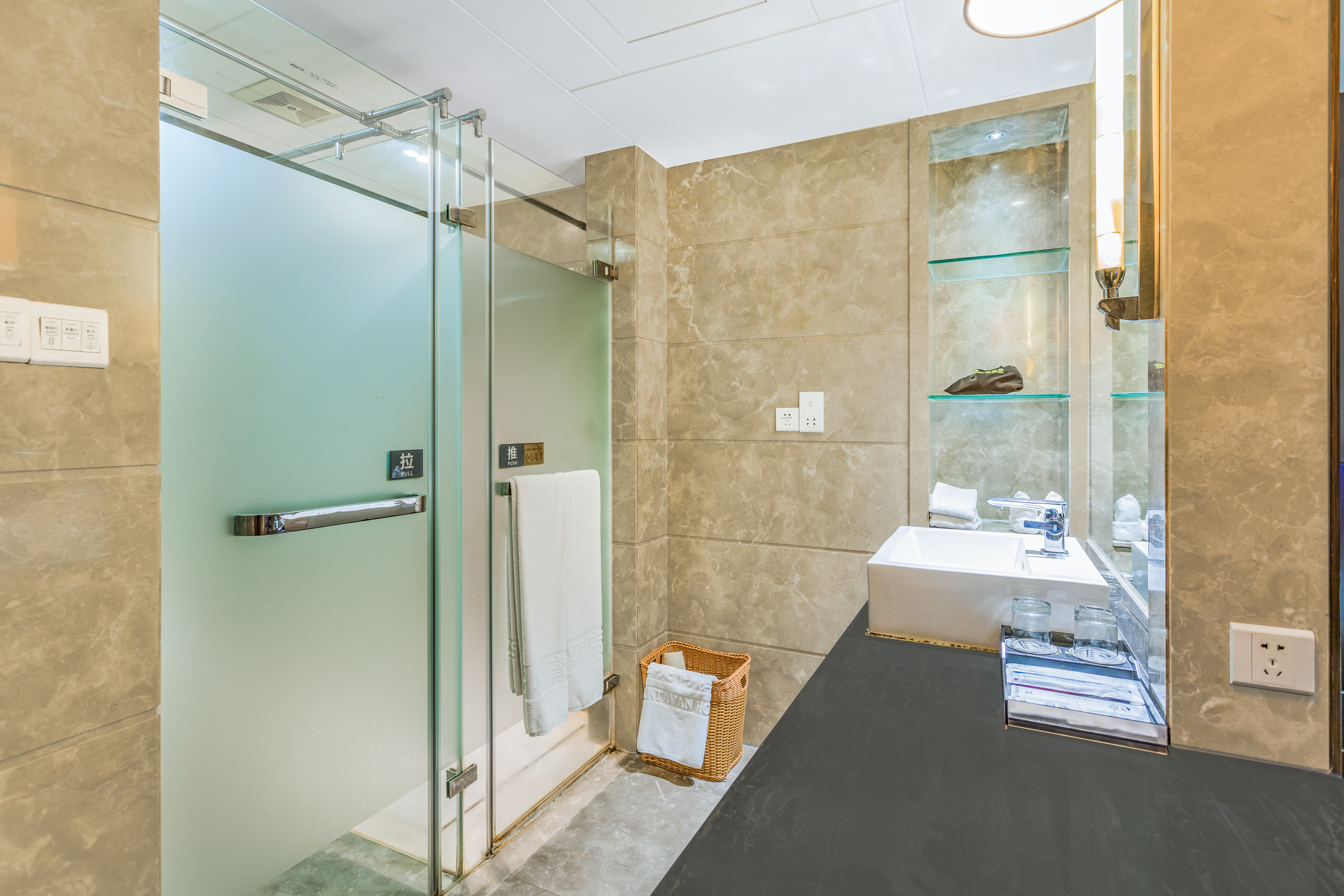 Santavan HotelDeluxe King Room