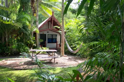 Magnums Airlie Beach – Adults only Hotele w: 