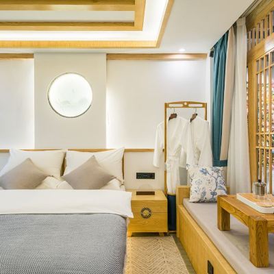 驚喜福袋大床房（地暖） 麗江無華回顧·Free·設計師.dream.遊隱美學·泳池美宿（麗江古城中心店）優惠