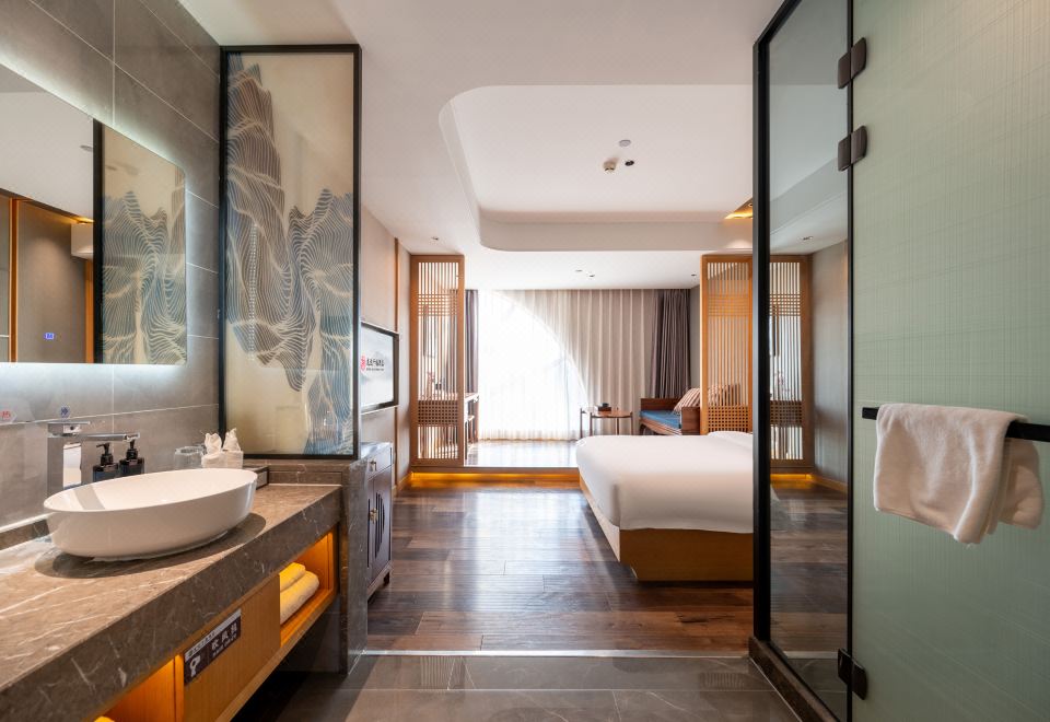 Tea Fragrance Elegant Residence Double Bed Room (Smart Voice Control + Fridge + High-Definition Mobile Screen Casting)
