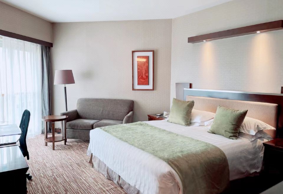 主楼豪华大床房