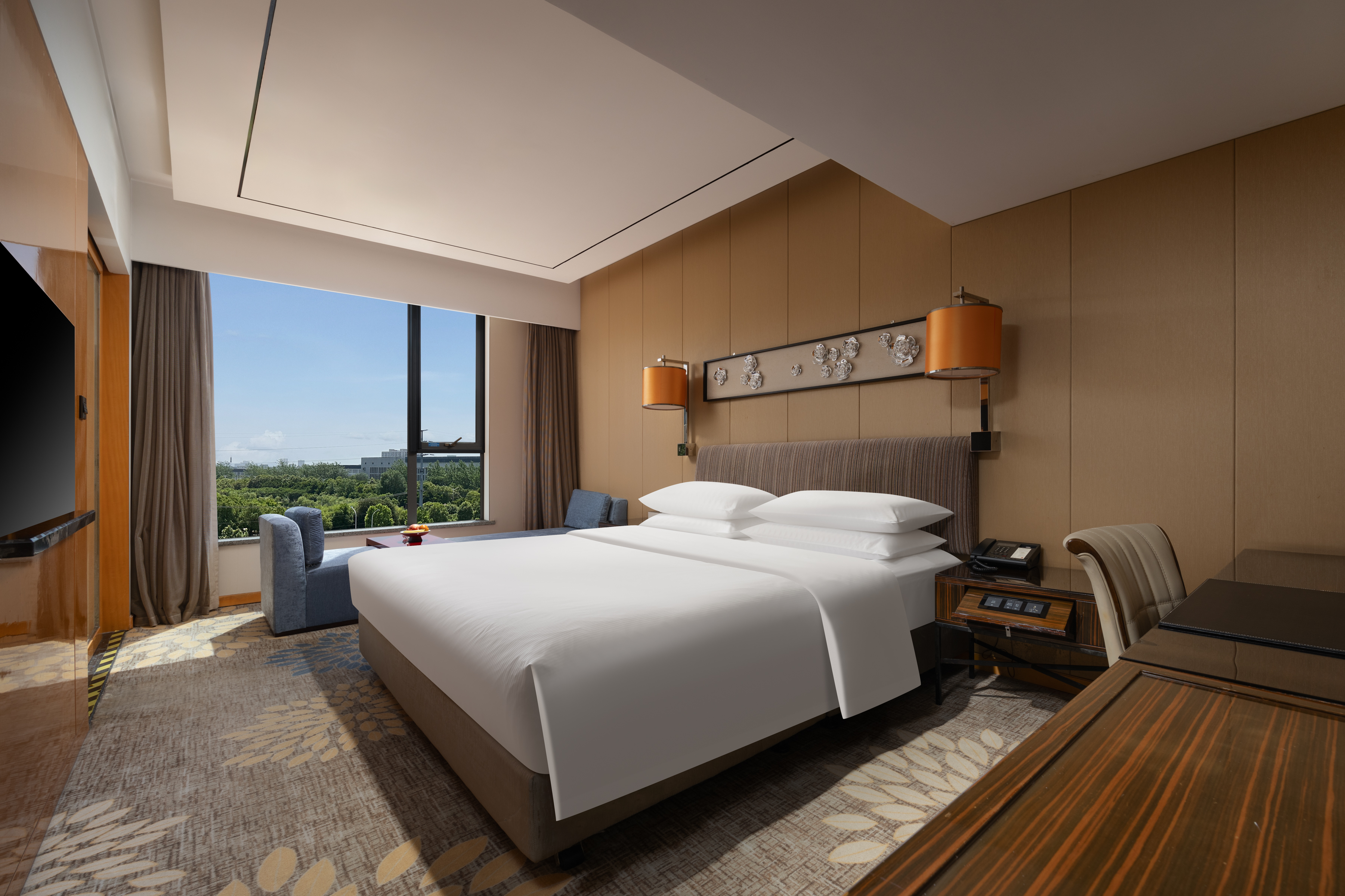 豪华园景大床房