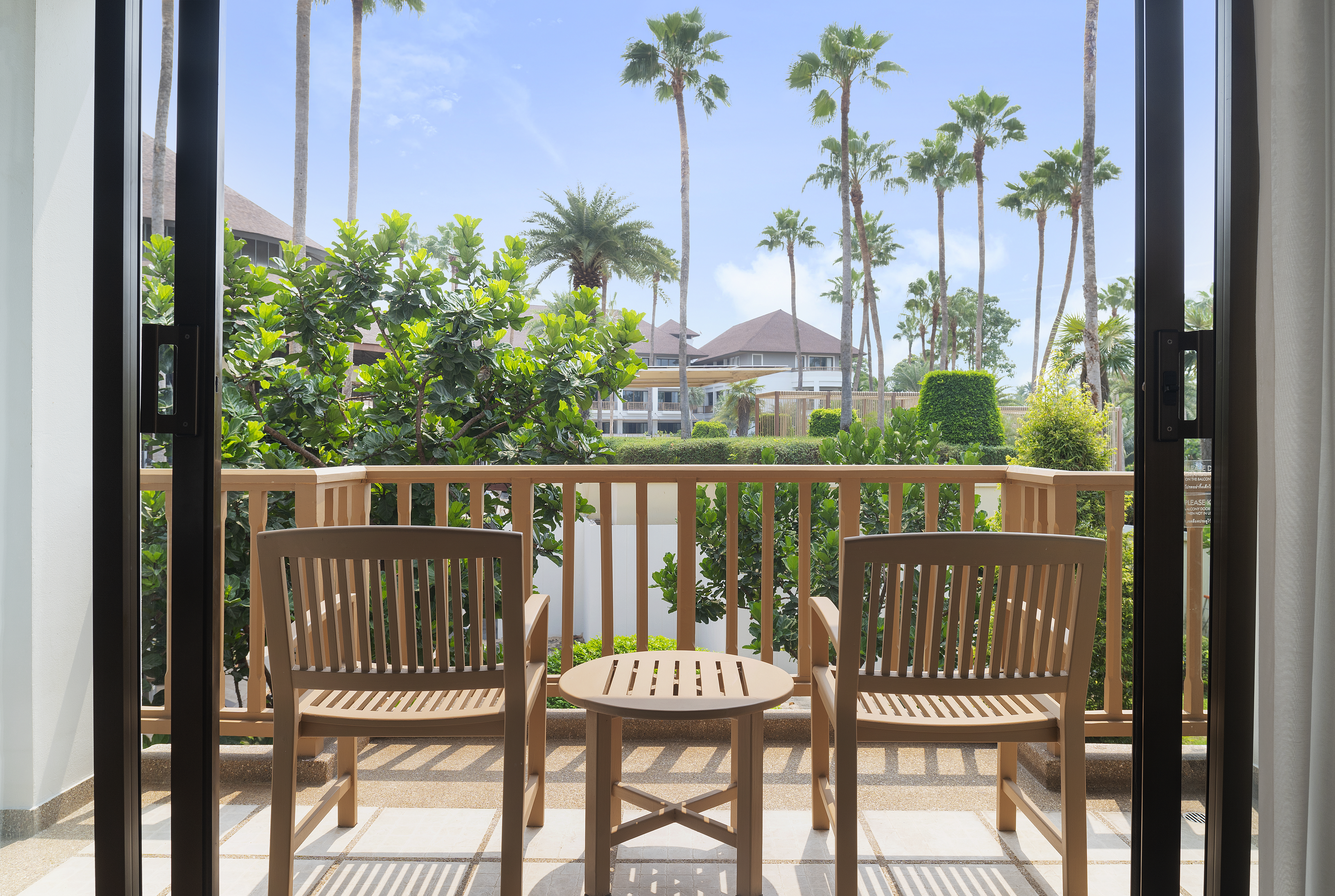 豪华园景特大床房