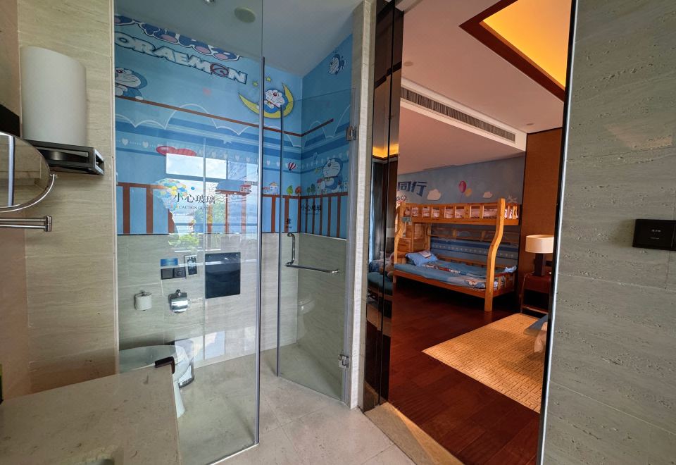 Narada Qiandao Lake ResortLake View King Size Bed, Family Room, High-low Bed