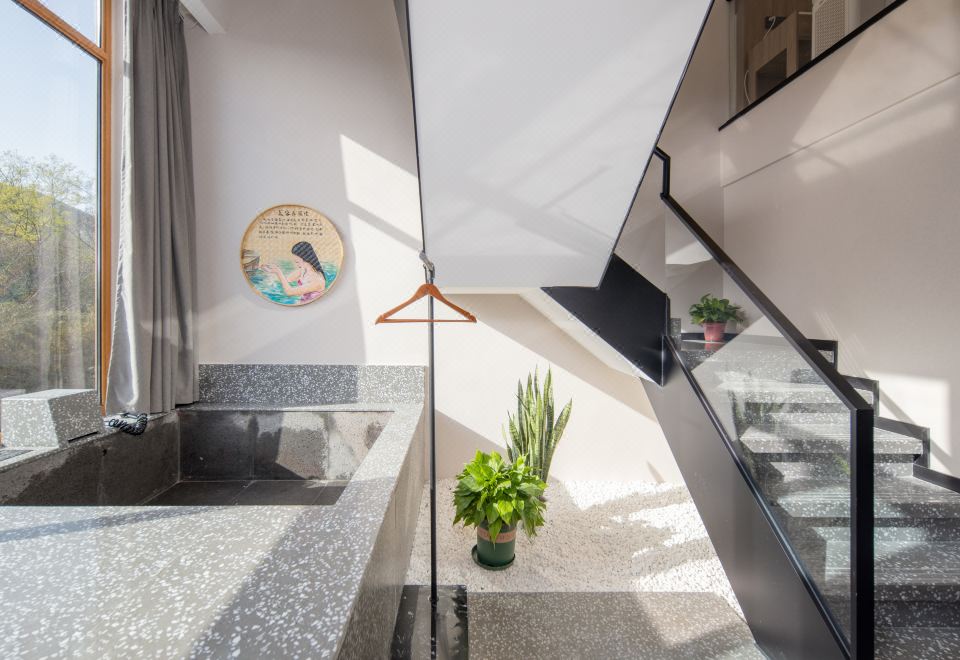 水中印月·復式榻榻米溫泉洋房（私人湯池+液晶電視+智能馬桶）