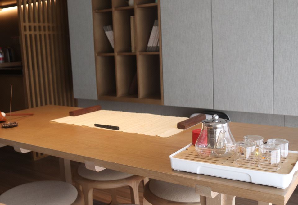 Wingate by Wyndham Hainan ChengmaiTheme Zen Room (Includes Wooden Fish, Heart Sutra, Incense, Taiji Costume, Blessing Plate, Tea Ware)