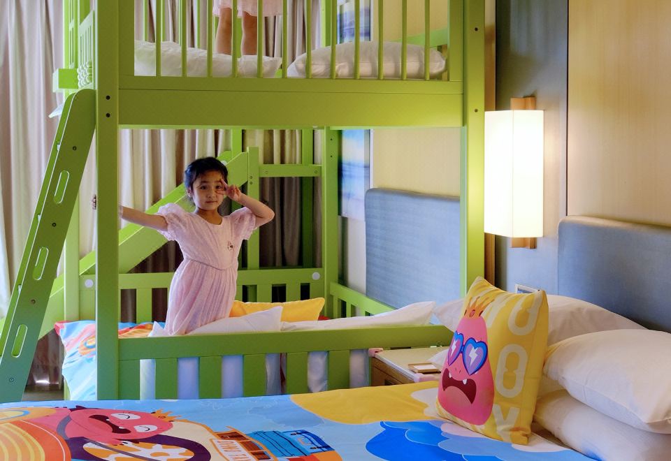 星奇宝贝亲子主题家庭房【带高低床】