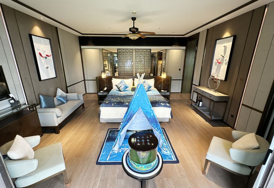 豪华园景萤火虫主题大床套房