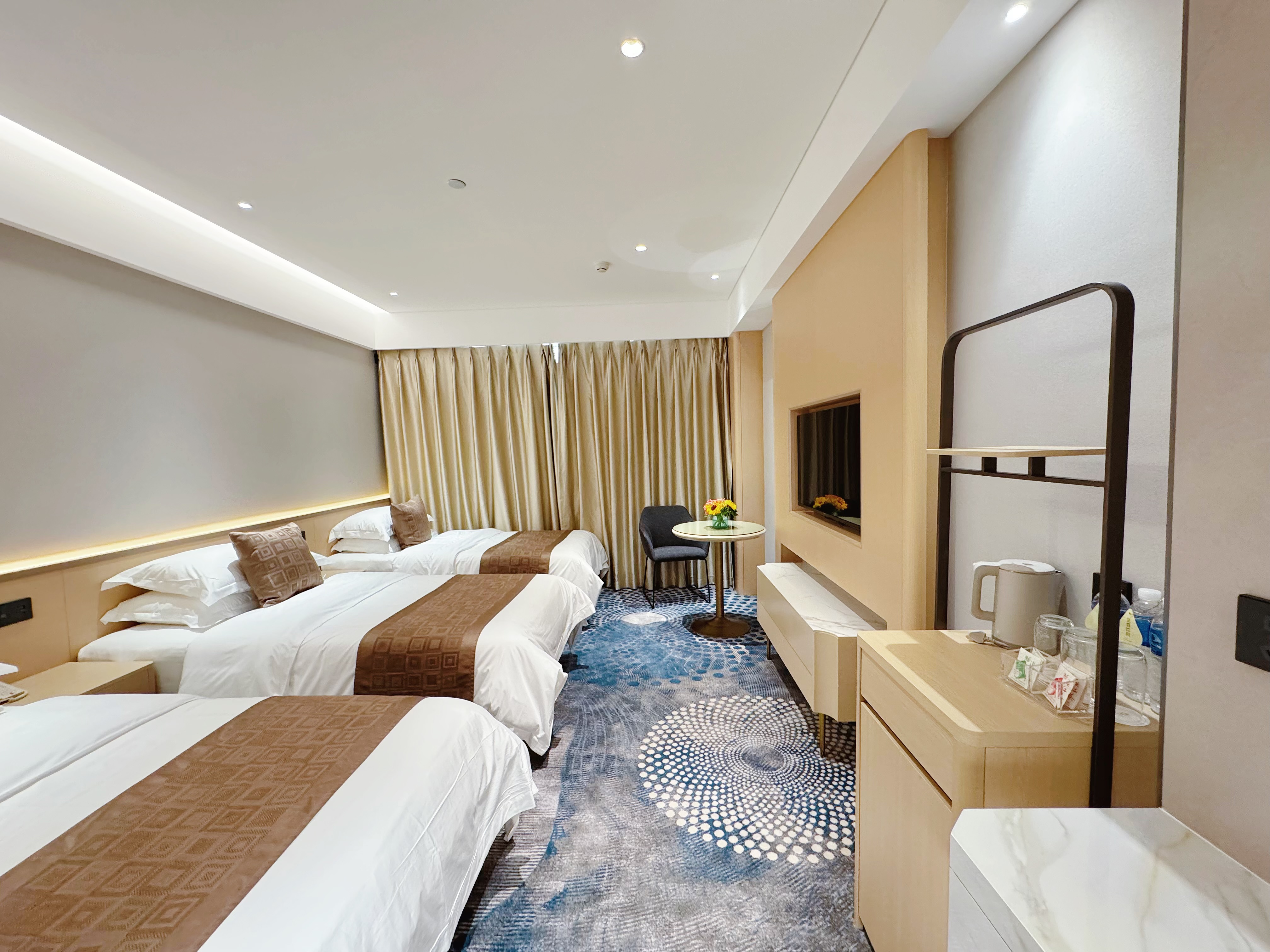 豪华三人间（金可儿床垫）