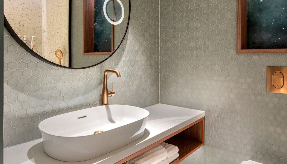 Ren房，客房，1張特大床