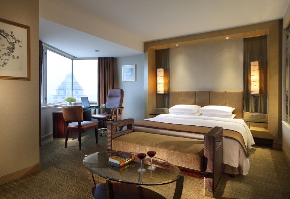 尊享·行政宽境大床间（尊享床榻,德国GROHE花洒）