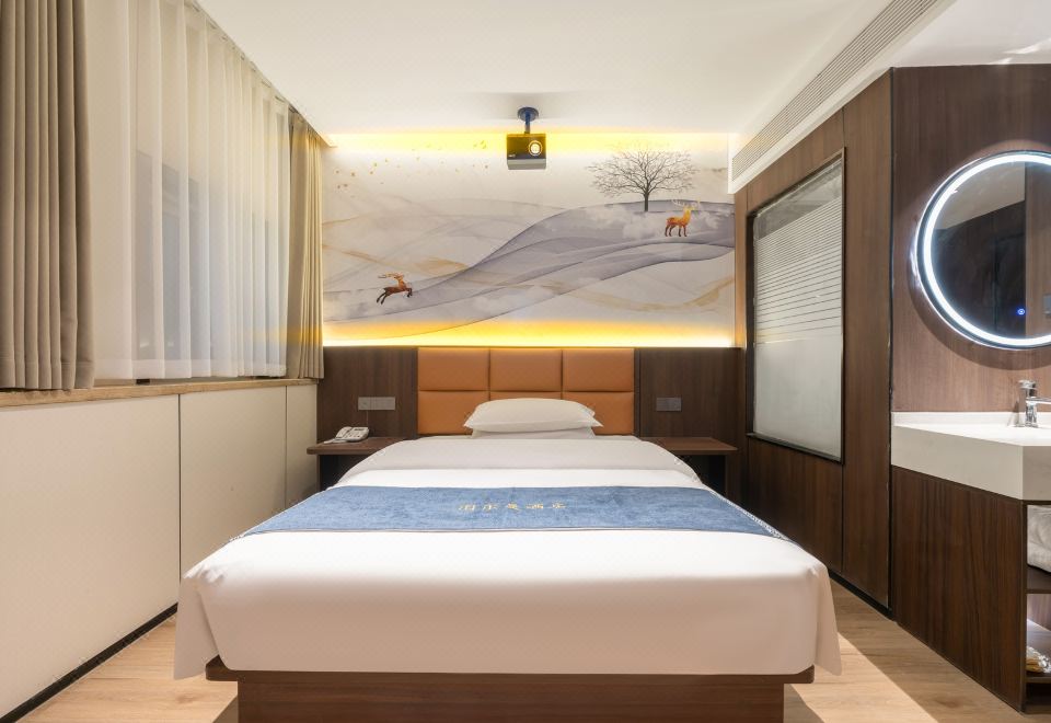 泊?沉浸影音房（巨幕投影?海量片源）