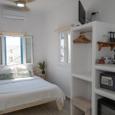 Traditional Queen Room with City View Eleanna's Promo Code