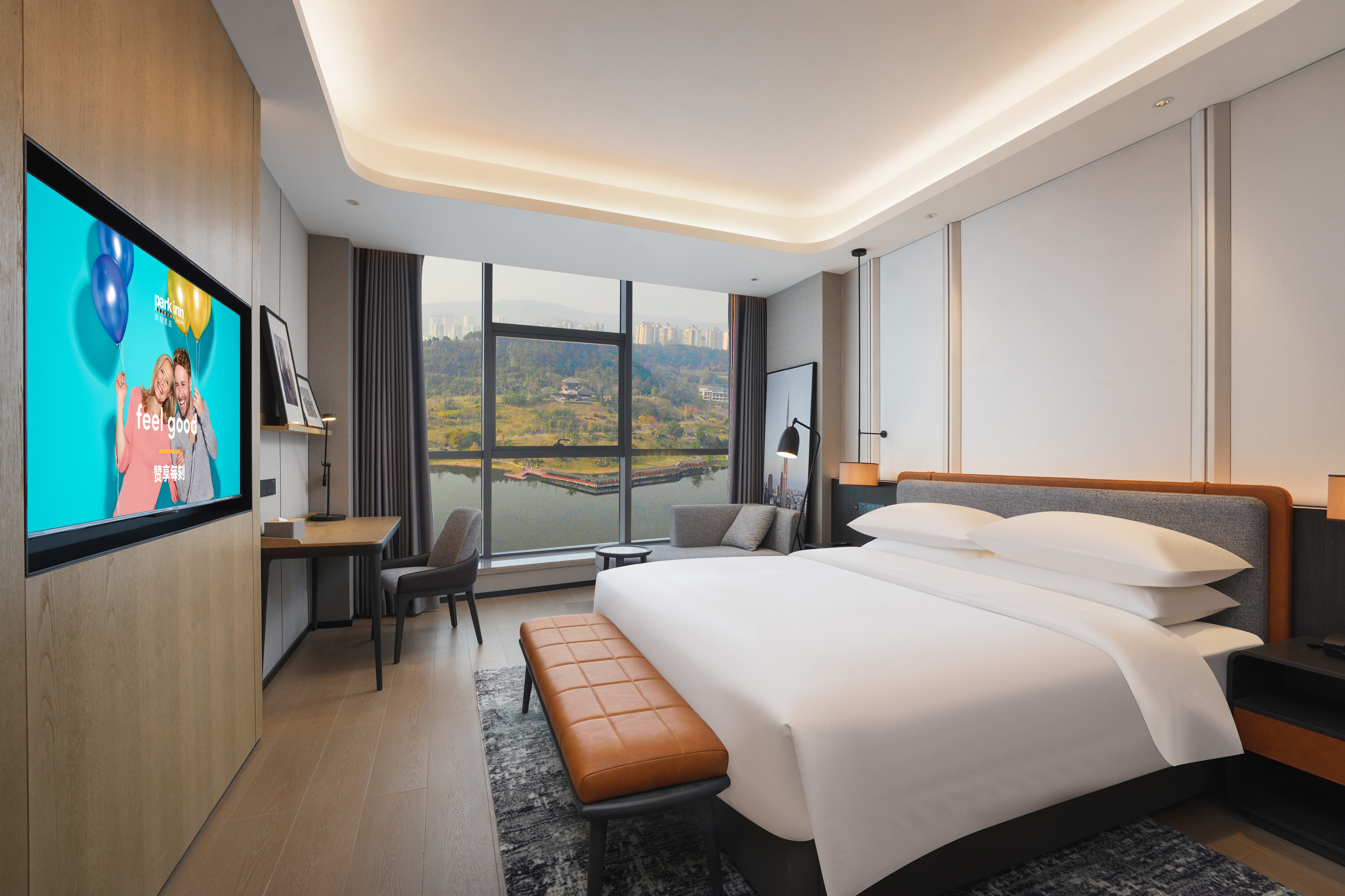 Nanchong Yilong Star City Plaza Park Hotelover view kingsize bed room