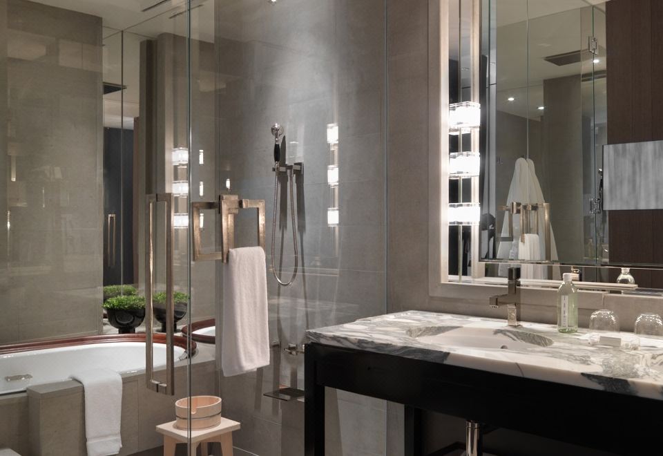 Park Hyatt Shanghai1 King Bed Deluxe City View