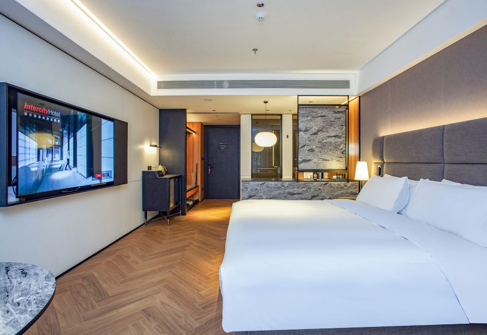 城际行政房-大床（裸睡床品+澳洲精油洗护+柏林沙发）