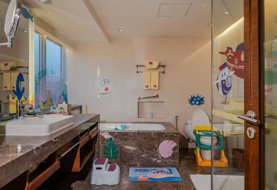 酷芽超級飛俠恐龍雙床房