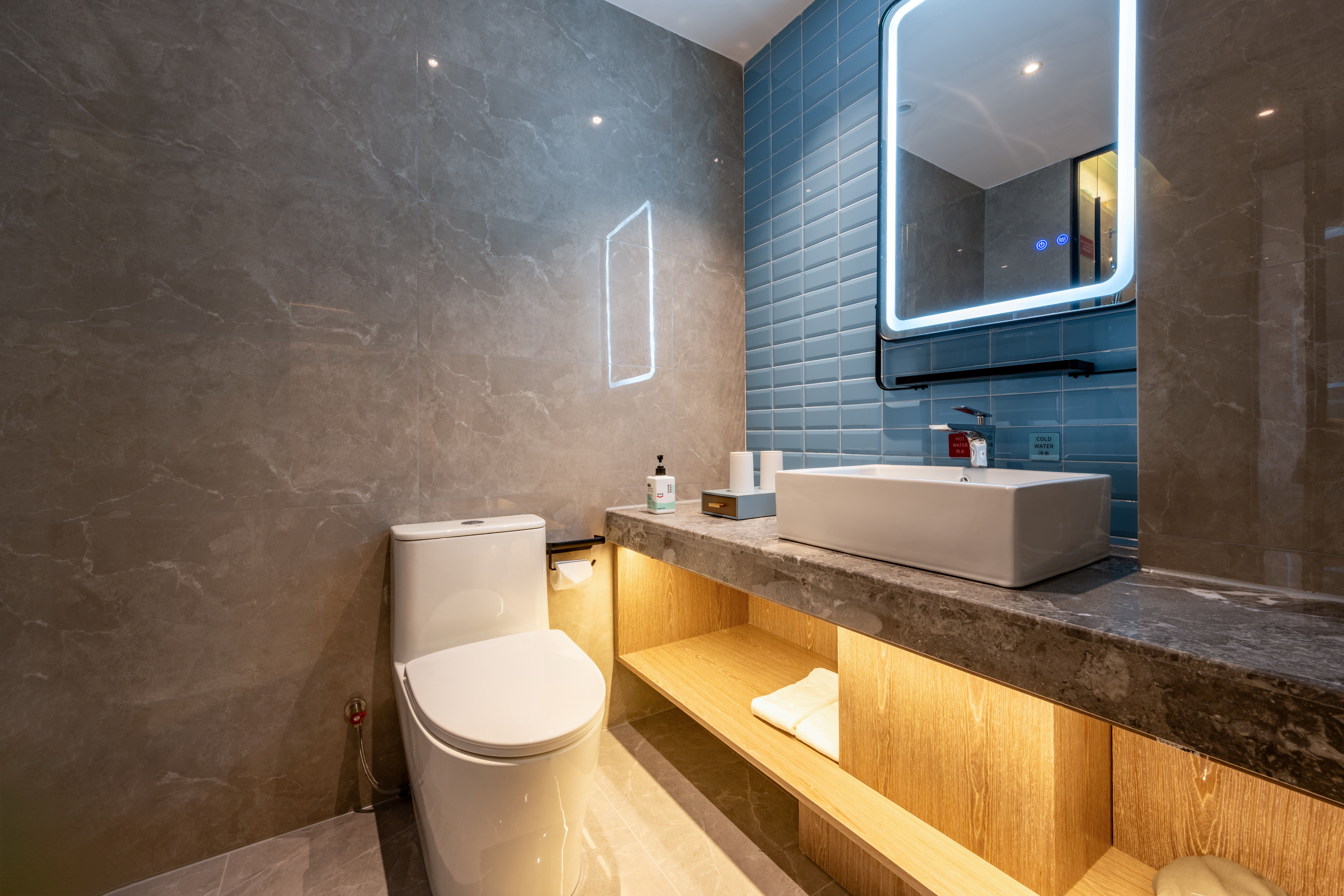 豪华Fashion 亲子家庭房｜北欧轻奢风+乳胶床垫