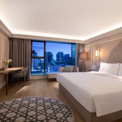 嘉賓大床房（俯瞰城市夜景+落地窗+輕奢Minibar） 成都太古裏春熙美居酒店優惠