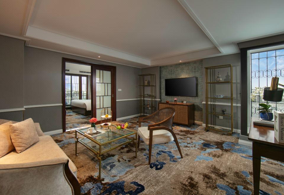 The Oriental Jade HotelThe Gem Suite with Lake View