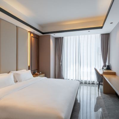 輕奢大床房（乳膠高低枕+乳膠床墊） 珠海金君瑤飯店（拱北口岸店）優惠