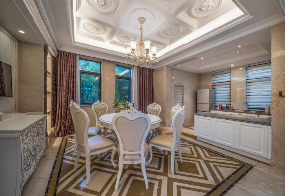 天驿别墅四室二厅