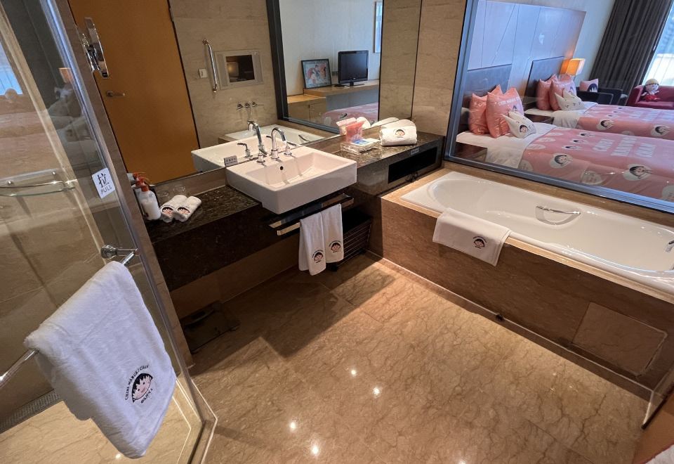Crowne Plaza Tianjin BinhaiChibi Maruko-chan Theme Family Room (Lake-View)