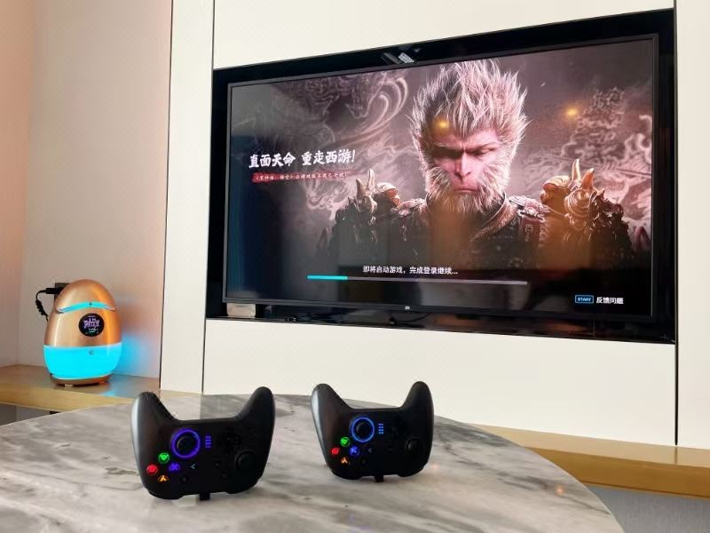 游戏影音湖景大床房