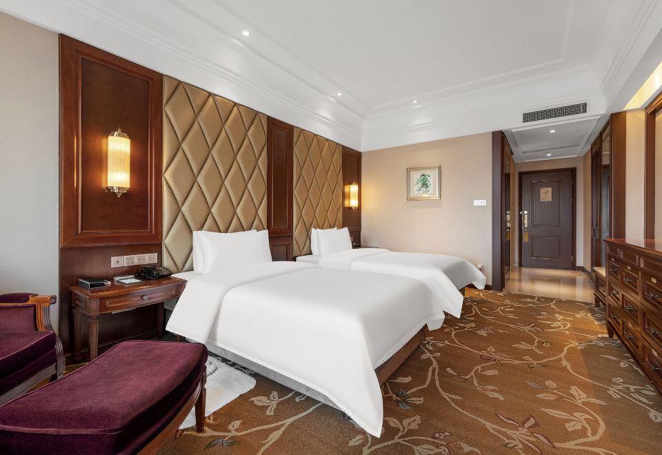 180度湖景双床房（远眺城市地标+金可儿深睡系统）