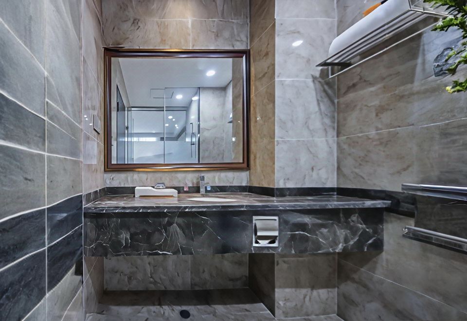 竹韻-豪華大床房（零圧床墊+精品旅行套裝+空調）